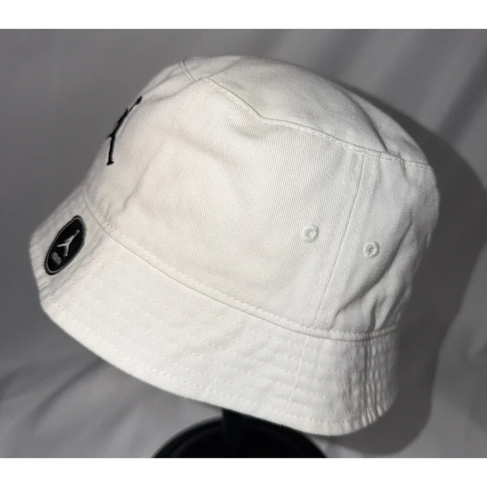 Nike Jordan Jumpman Youth 8-20 White Bucket Hat NEW (Y1)